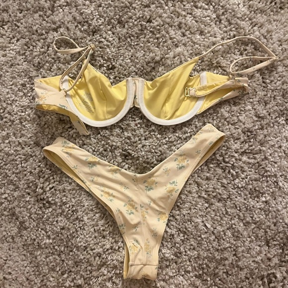 Floral Bikini Set with Yellow Accents - Picture 3 of 4